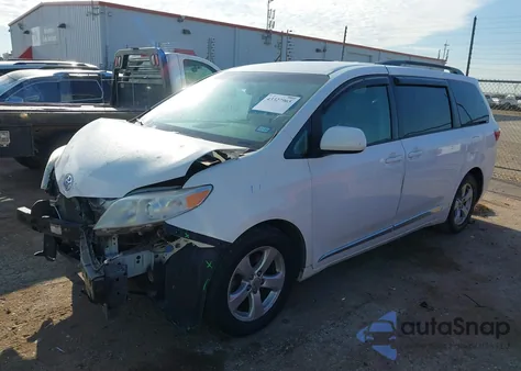 2015 Toyota Sienna Le 8 Passenger из США, поврежденный, VIN 5TDKK3DC7FS566624